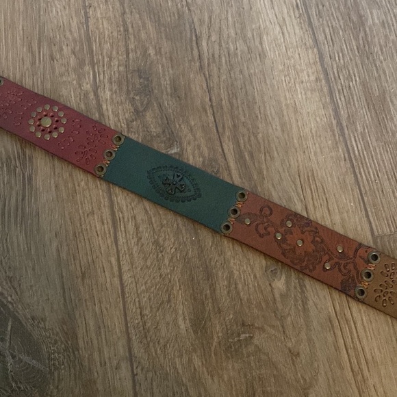 VTG Fossil patchwork tooled leather studded embossed brown red green belt Sz M - Picture 2 of 10
